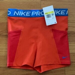NWT Nike pro small